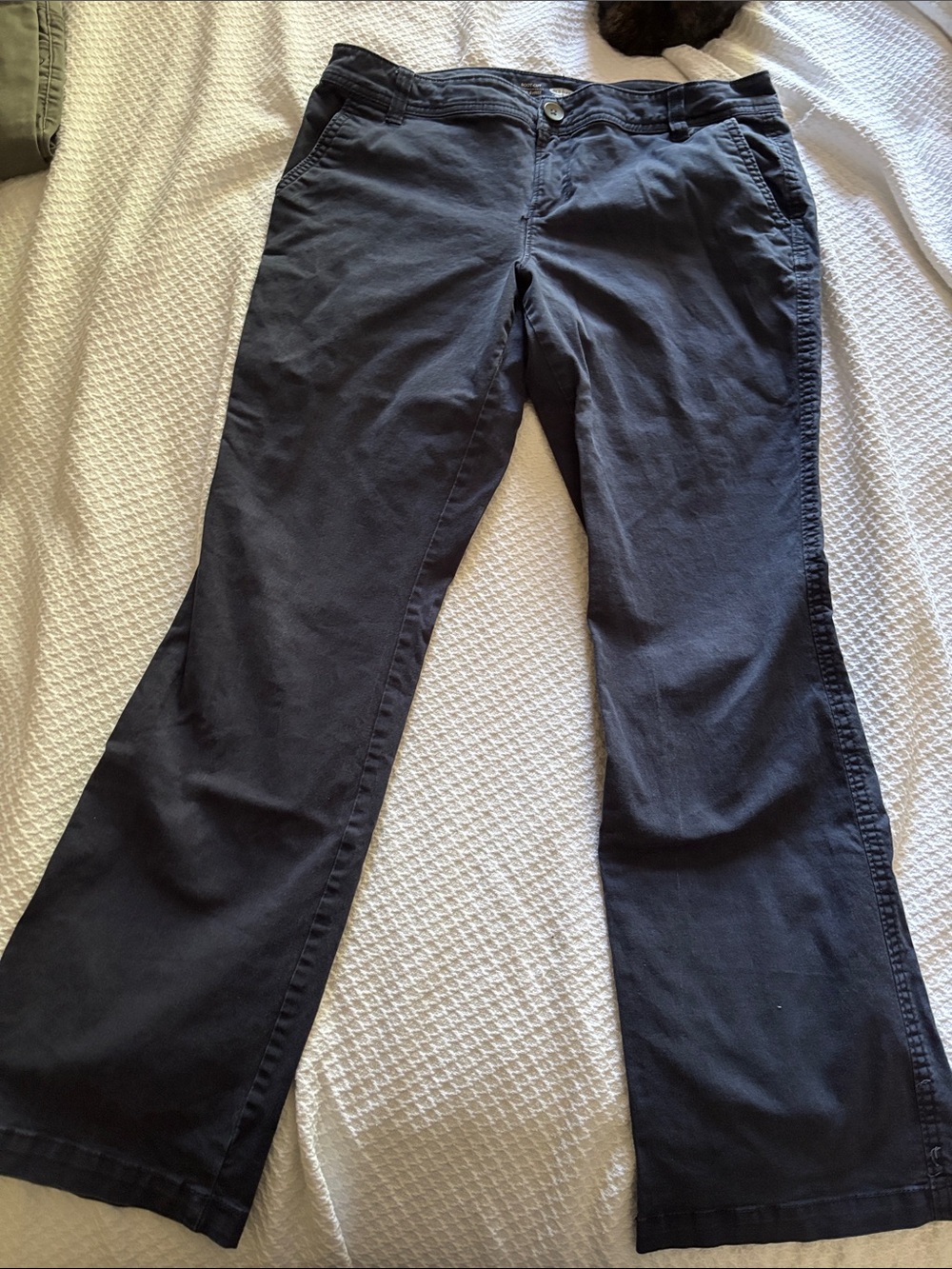Women’s Old Navy blue chinos